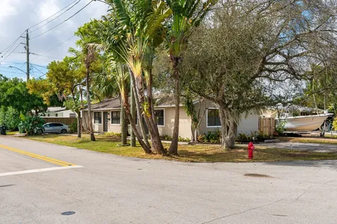1010 NE 16th Street NE Fort Lauderdale FL 33304