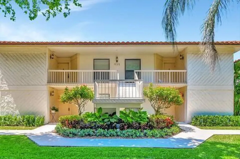 935 Sweetwater Lane Boca Raton FL 33431