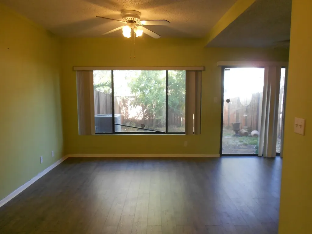 4213 NW 76th Avenue Davie FL 33024