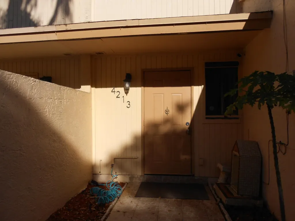 4213 NW 76th Avenue Davie FL 33024