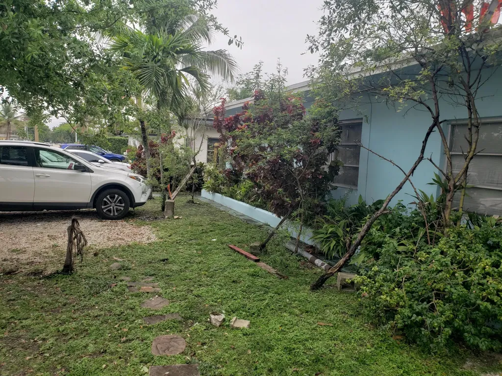 283 NE 111th Street Miami FL 33161