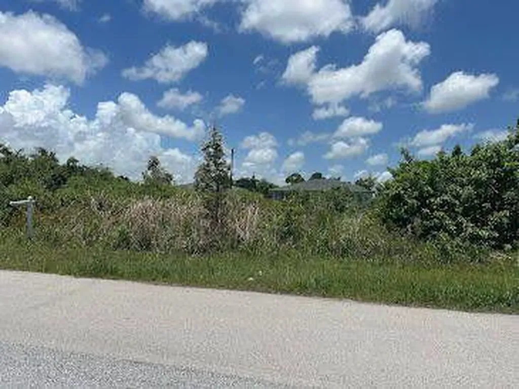 1285 SW Patricia Avenue Port St Lucie FL 34953