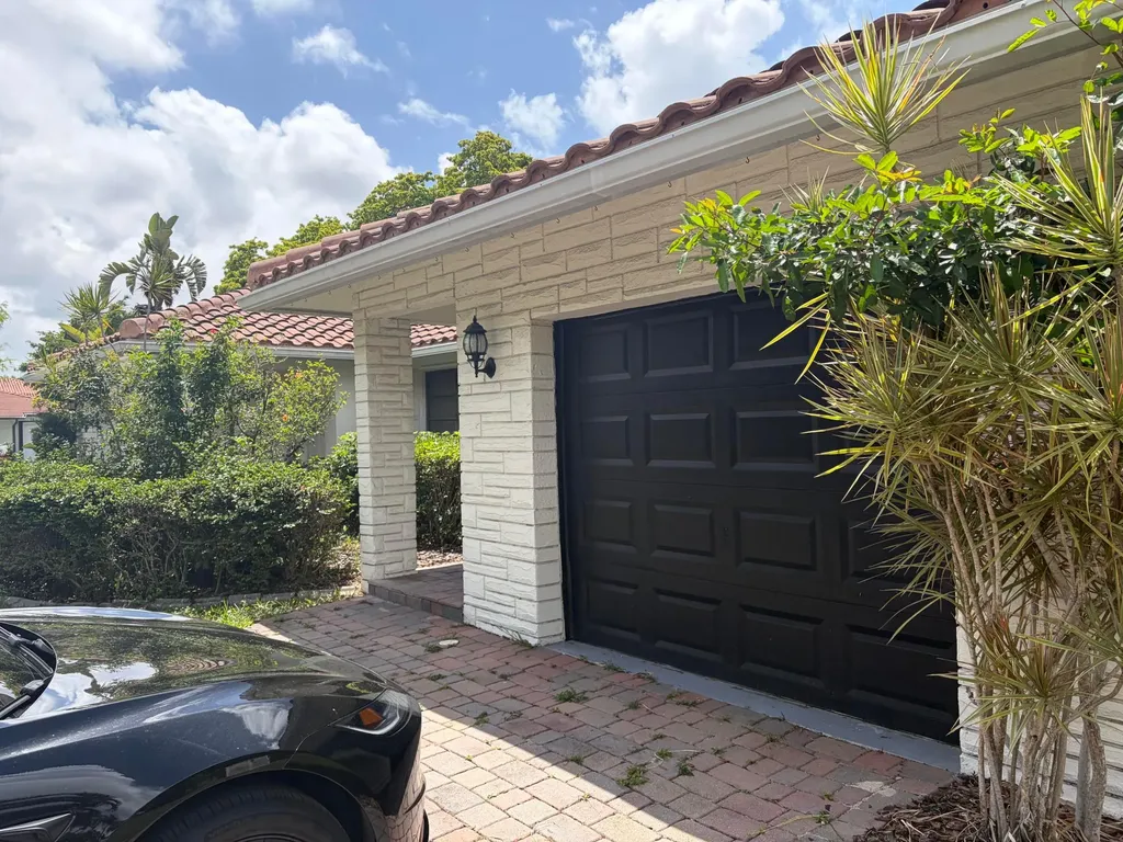 1410 NW 93rd Terrace Coral Springs FL 33071