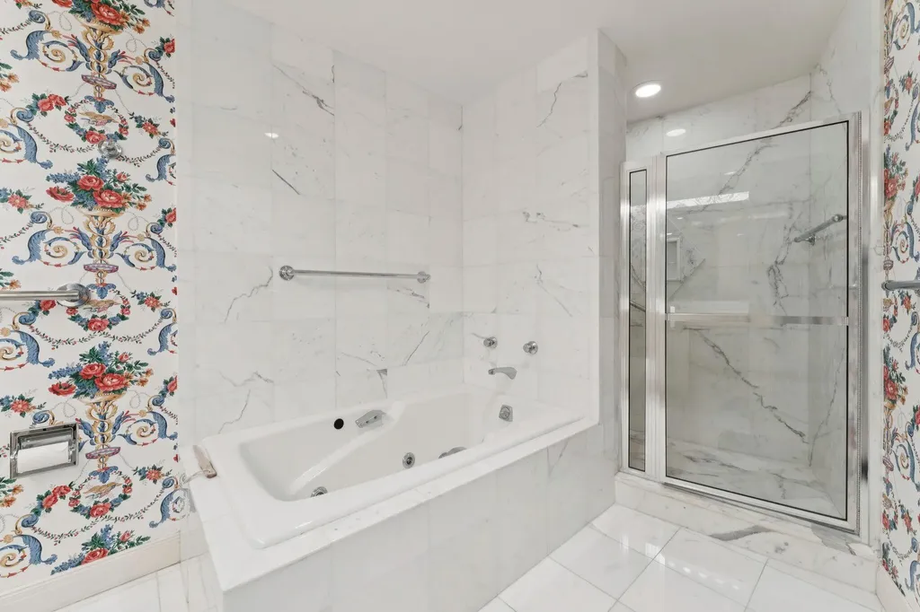 100 Royal Palm Way Palm Beach FL 33480