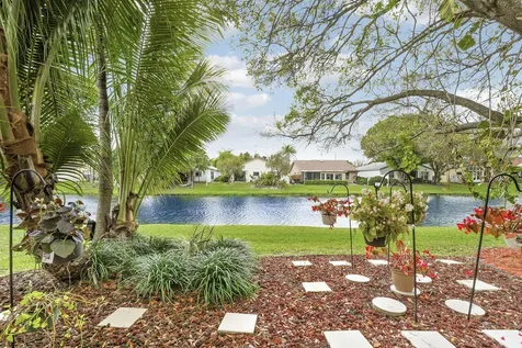 5648 American Circle Delray Beach FL 33484