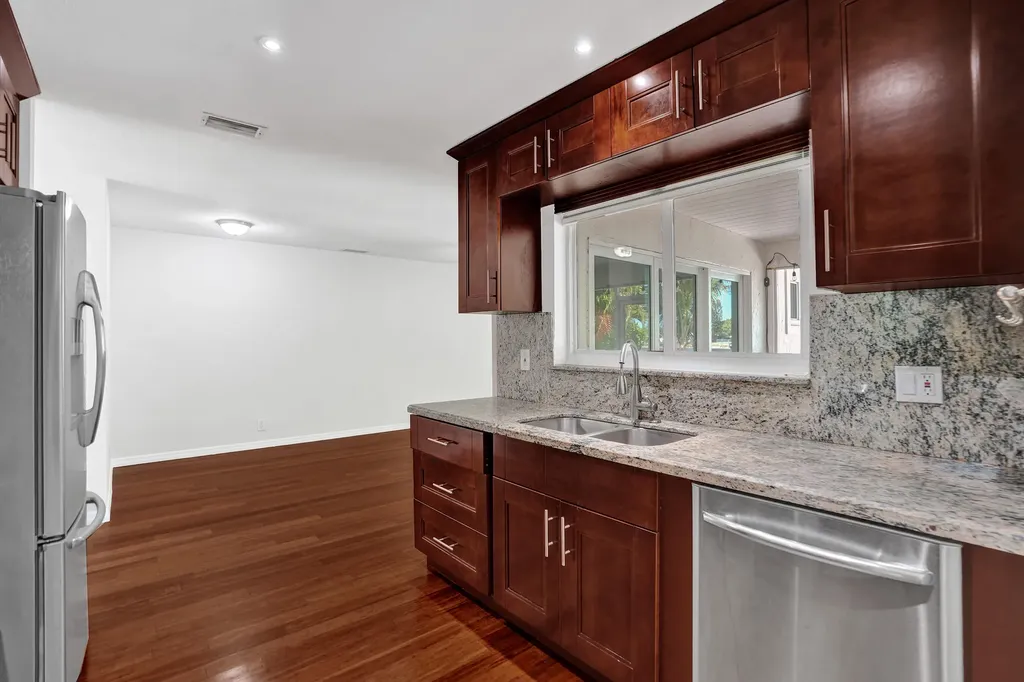 2673 SW 14th Court Deerfield Beach FL 33442