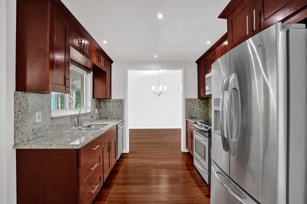 2673 SW 14th Court Deerfield Beach FL 33442