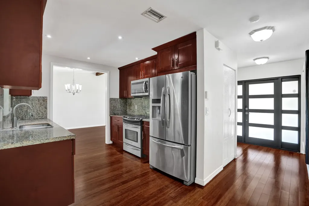 2673 SW 14th Court Deerfield Beach FL 33442