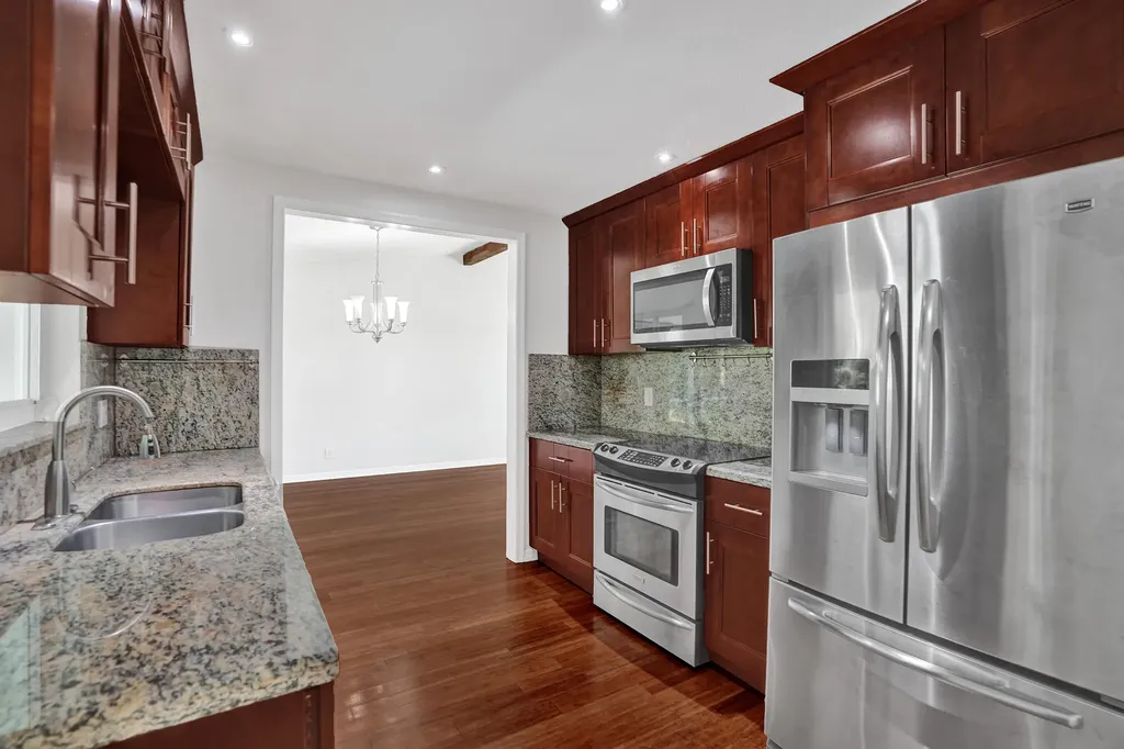 2673 SW 14th Court Deerfield Beach FL 33442