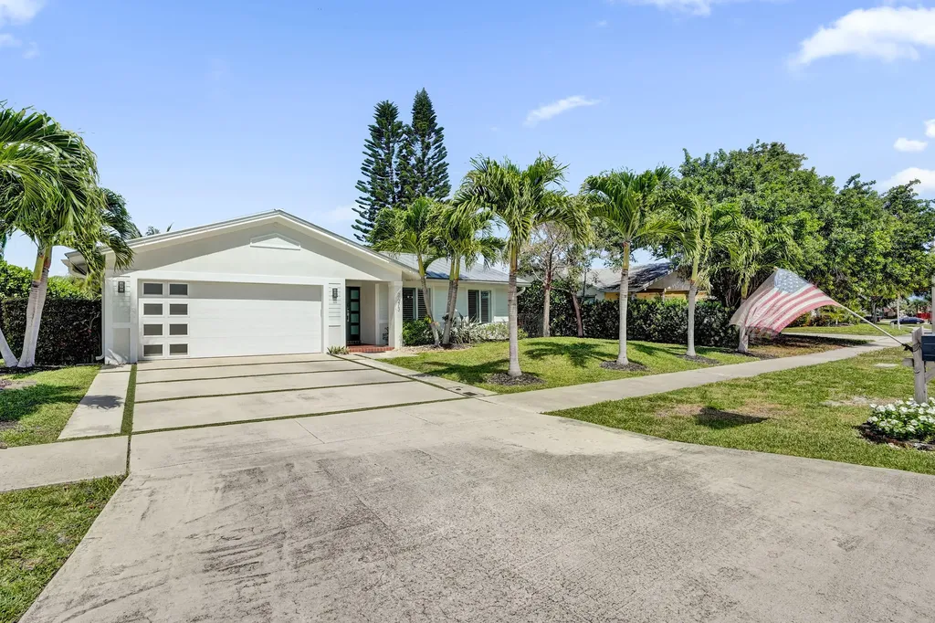 2673 SW 14th Court Deerfield Beach FL 33442