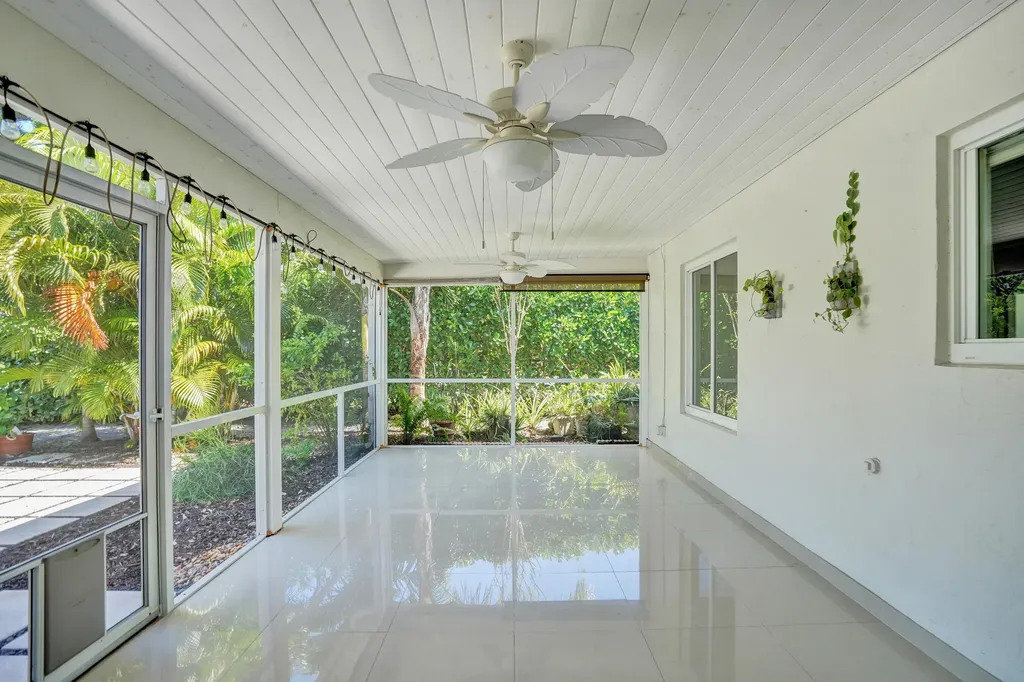 2673 SW 14th Court Deerfield Beach FL 33442