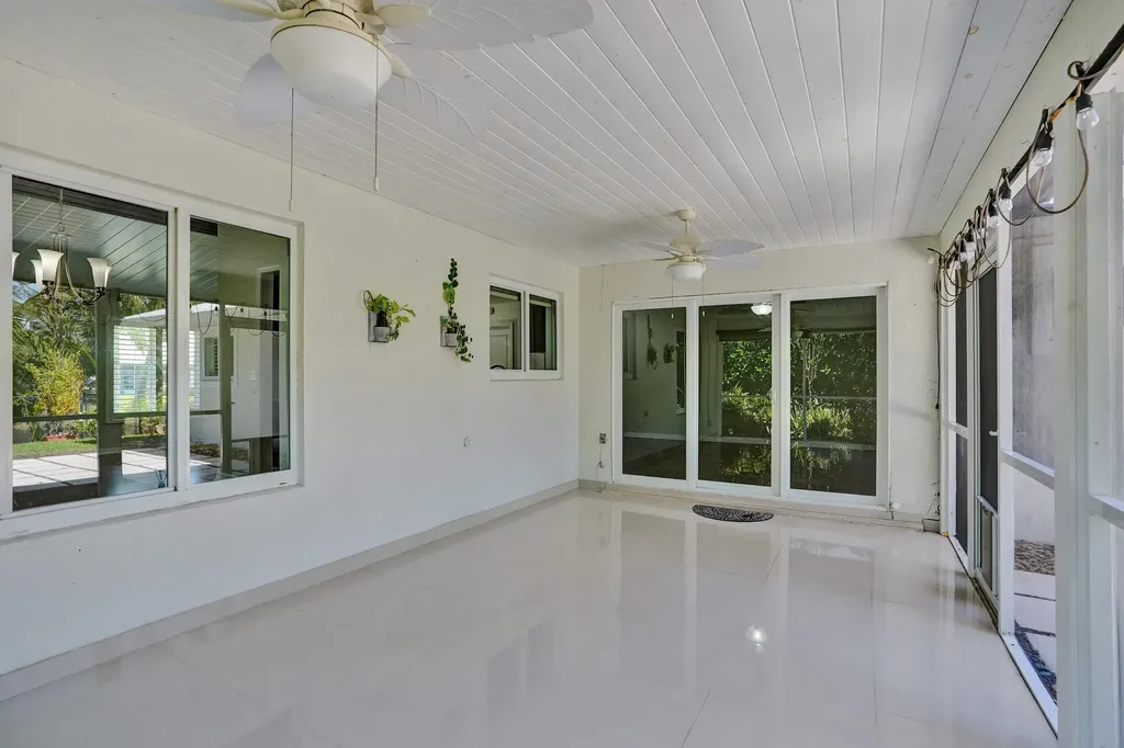 2673 SW 14th Court Deerfield Beach FL 33442