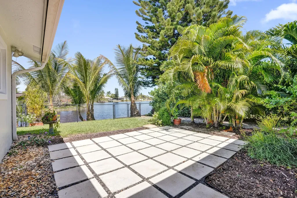 2673 SW 14th Court Deerfield Beach FL 33442