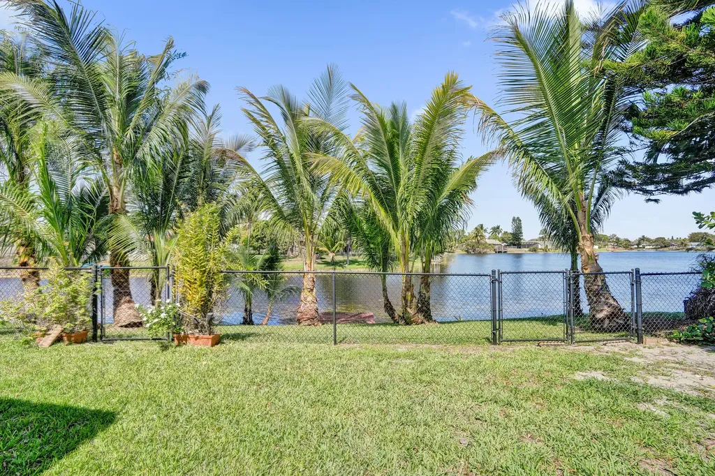 2673 SW 14th Court Deerfield Beach FL 33442