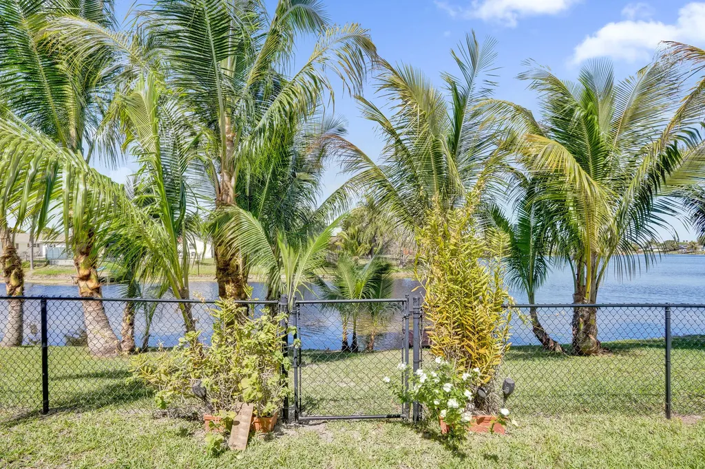 2673 SW 14th Court Deerfield Beach FL 33442