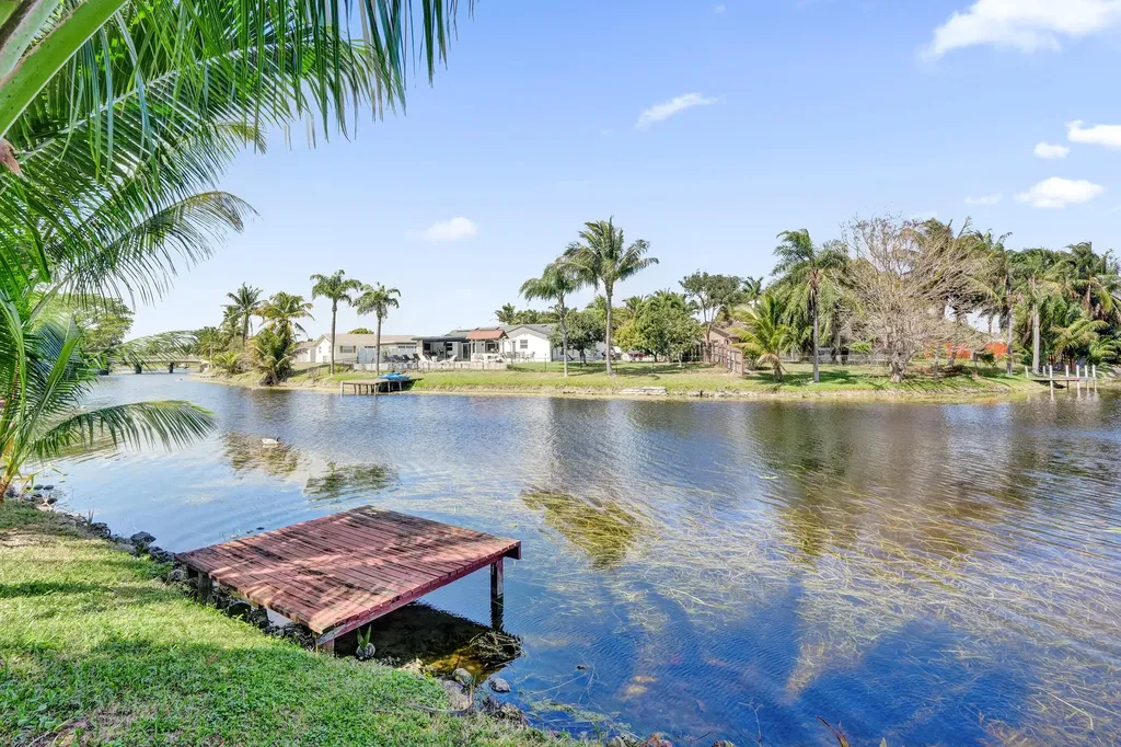 2673 SW 14th Court Deerfield Beach FL 33442