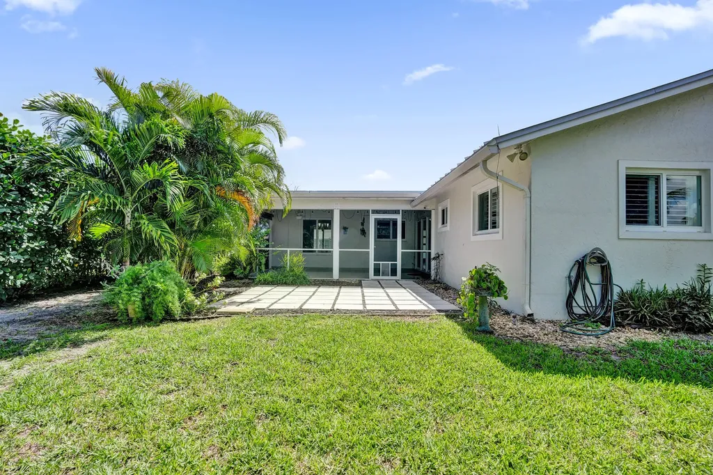 2673 SW 14th Court Deerfield Beach FL 33442