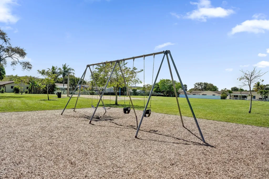 2673 SW 14th Court Deerfield Beach FL 33442