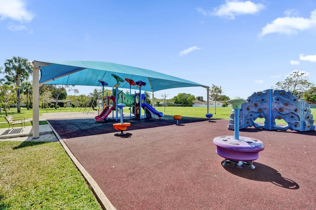 2673 SW 14th Court Deerfield Beach FL 33442