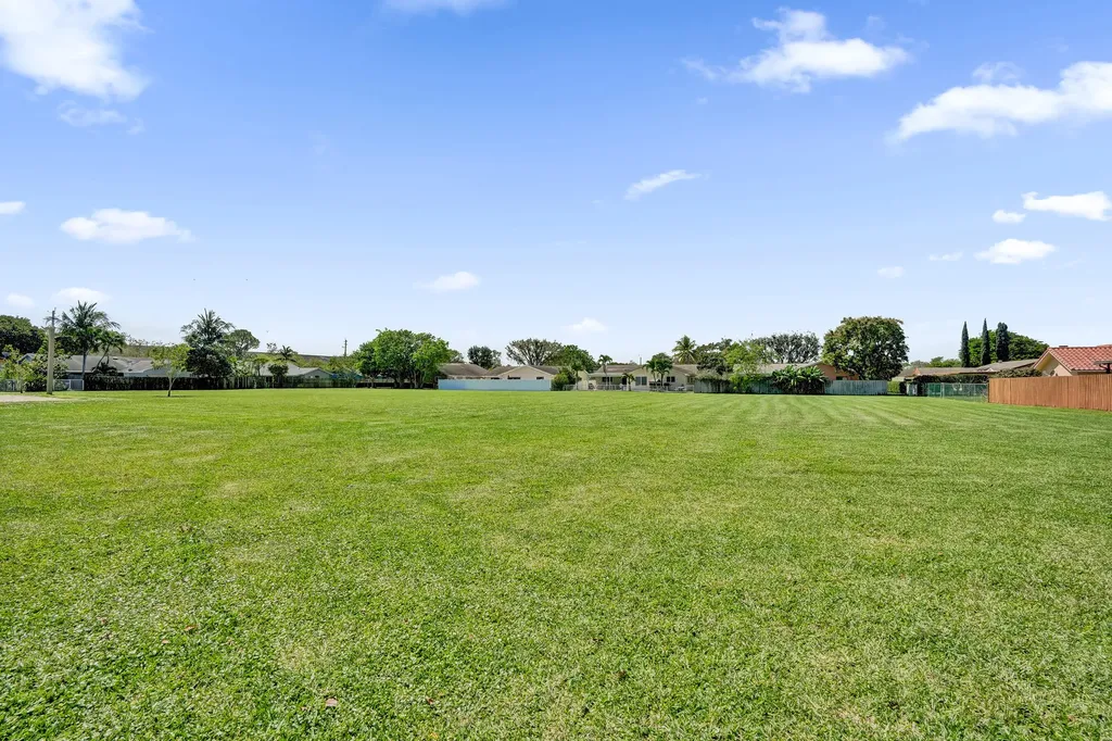 2673 SW 14th Court Deerfield Beach FL 33442