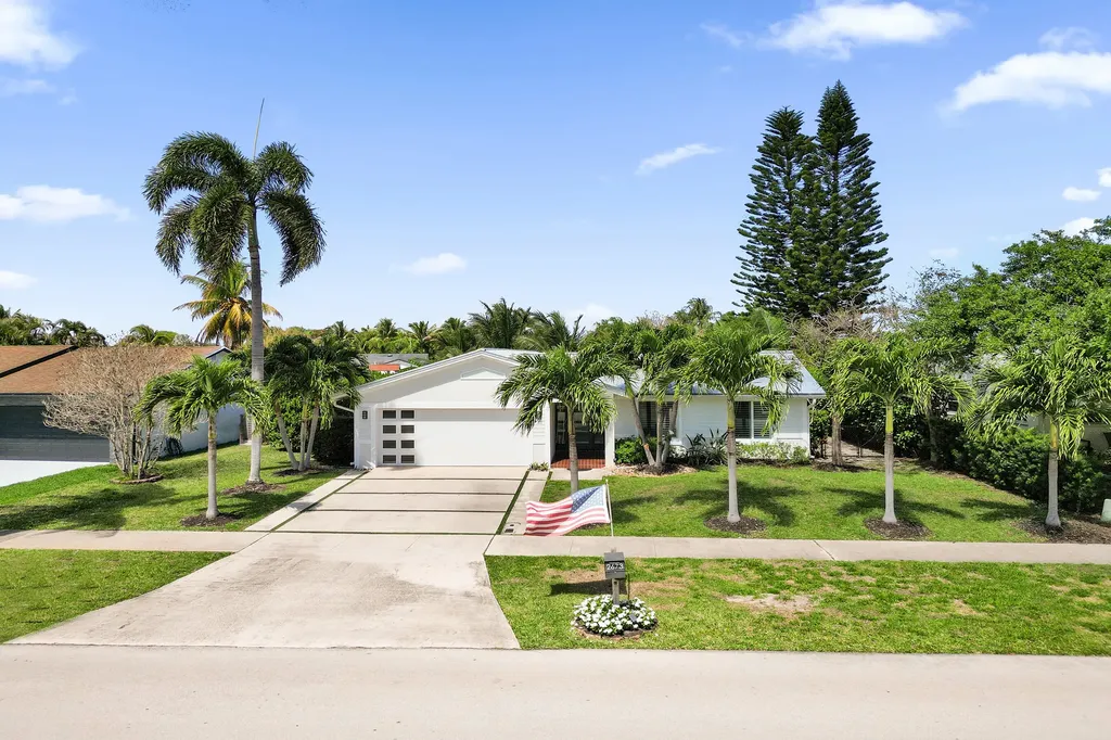 2673 SW 14th Court Deerfield Beach FL 33442