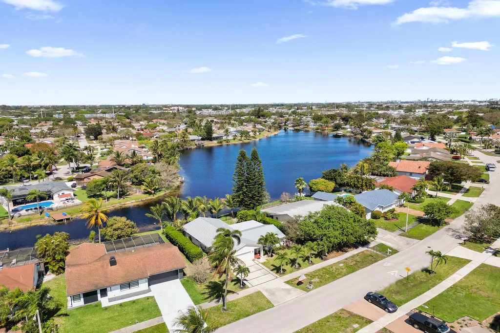 2673 SW 14th Court Deerfield Beach FL 33442