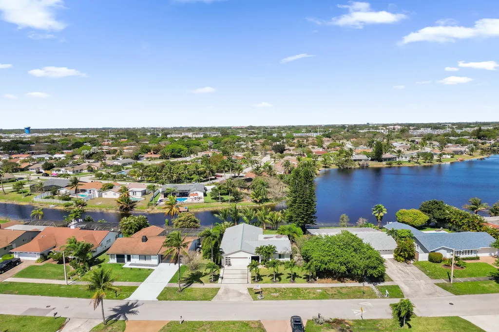 2673 SW 14th Court Deerfield Beach FL 33442
