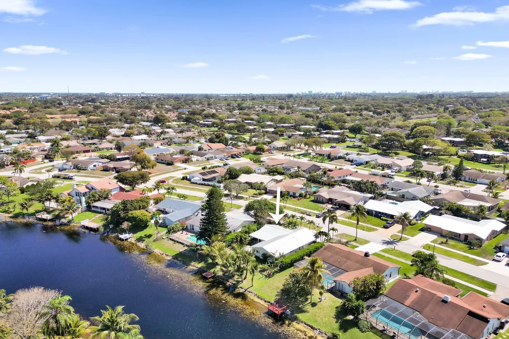 2673 SW 14th Court Deerfield Beach FL 33442