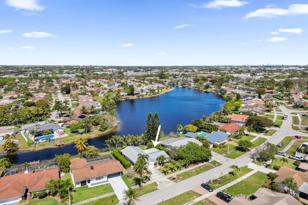 2673 SW 14th Court Deerfield Beach FL 33442
