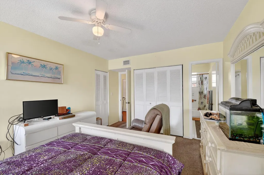 4 N Greenway Village Village N Royal Palm Beach FL 33411