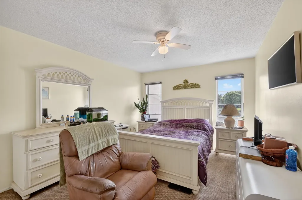 4 N Greenway Village Village N Royal Palm Beach FL 33411