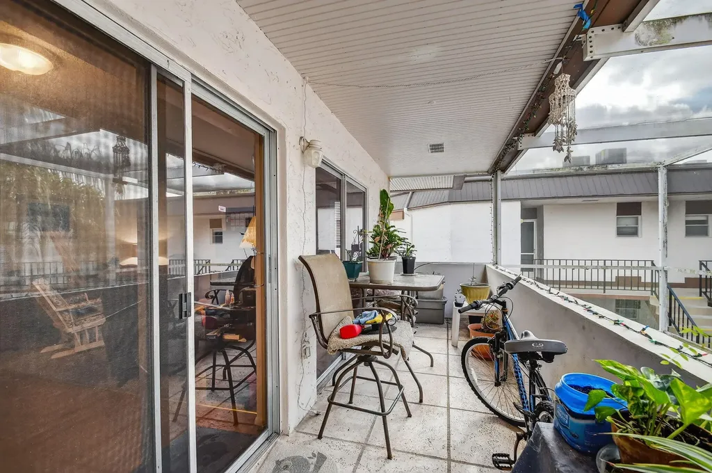 4 N Greenway Village Village N Royal Palm Beach FL 33411