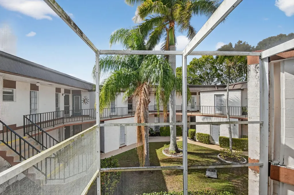 4 N Greenway Village Village N Royal Palm Beach FL 33411