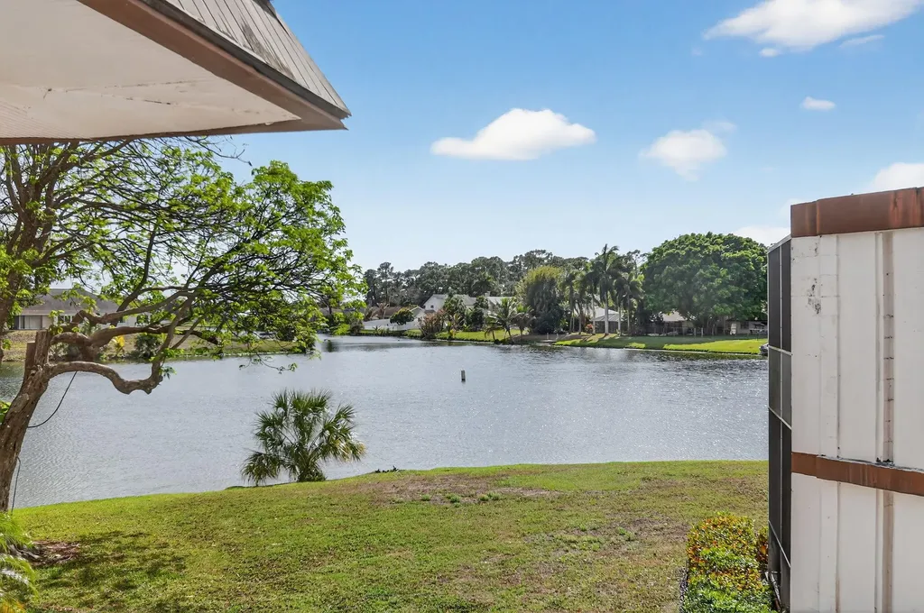 4 N Greenway Village Village N Royal Palm Beach FL 33411