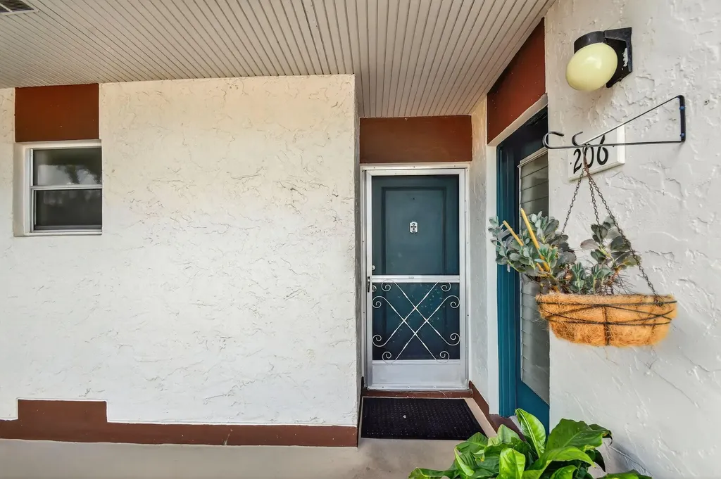4 N Greenway Village Village N Royal Palm Beach FL 33411