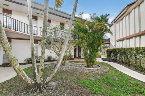 4 N Greenway Village Village N Royal Palm Beach FL 33411
