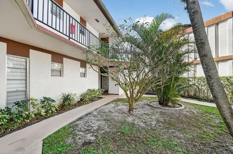 4 N Greenway Village Village N Royal Palm Beach FL 33411