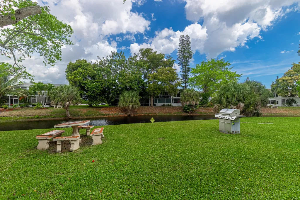 51 Markham C Deerfield Beach FL 33442