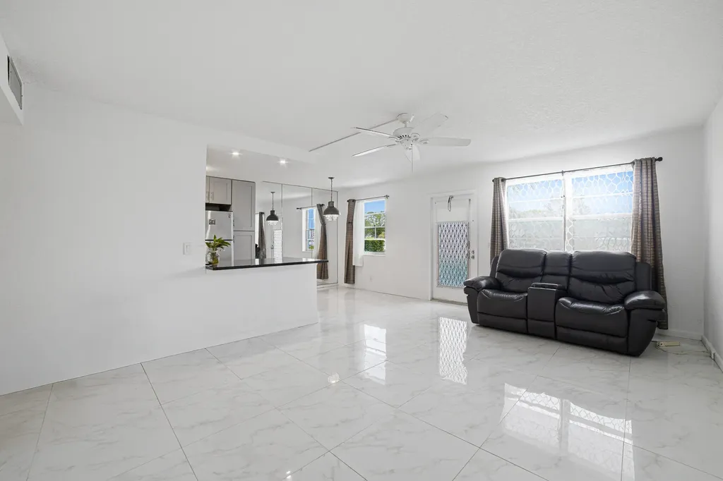 51 Markham C Deerfield Beach FL 33442