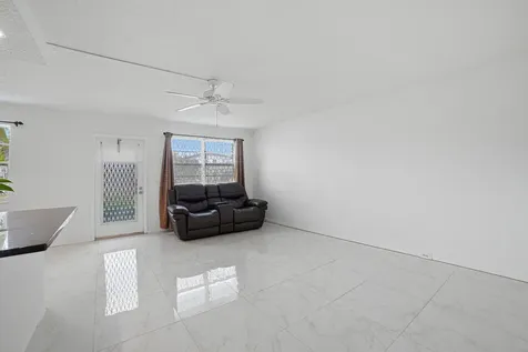 51 Markham C Deerfield Beach FL 33442