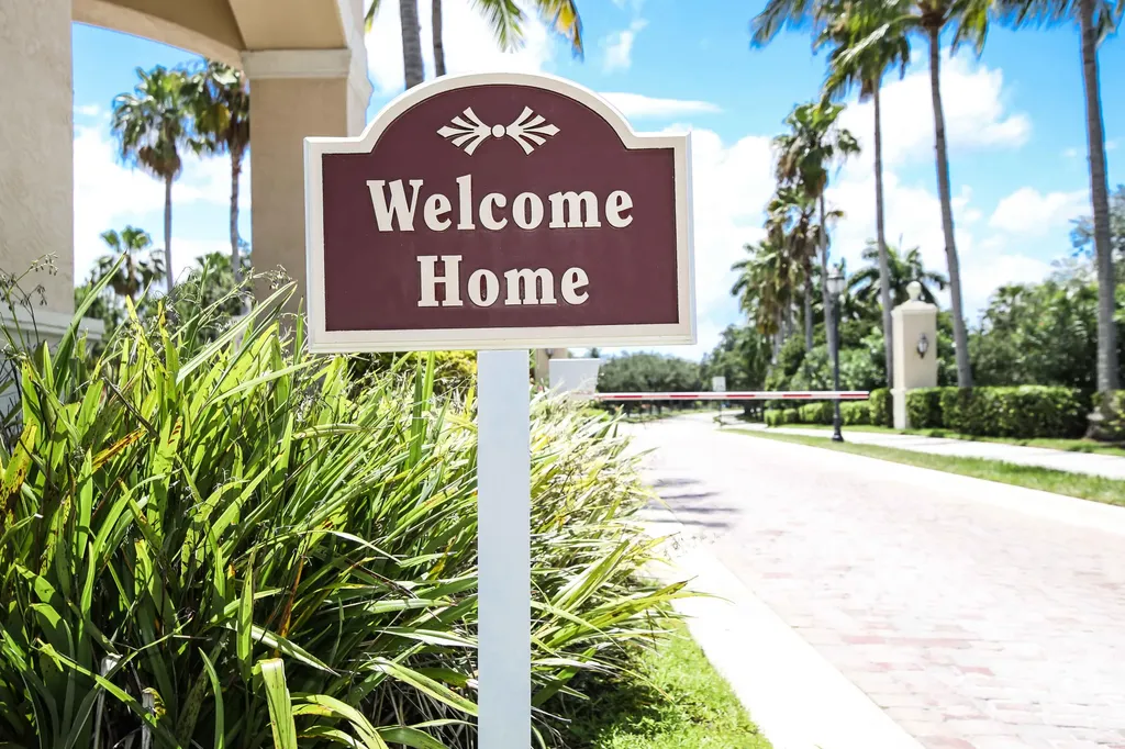 454 NW Lismore Lane Port St Lucie FL 34986