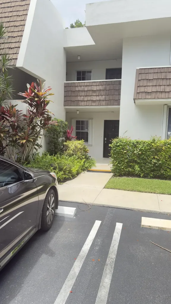 4031 N Cypress Drive Pompano Beach FL 33069