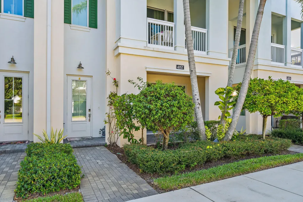 4057 Faraday Way Palm Beach Gardens FL 33418