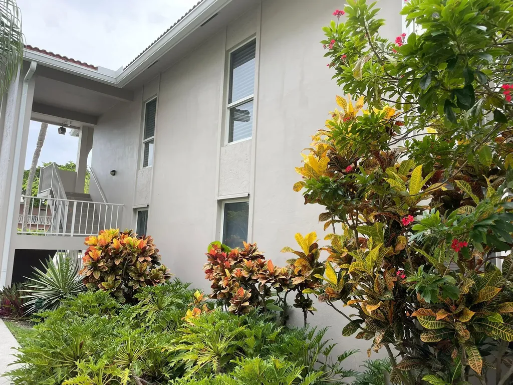 250 NE 20th Street Boca Raton FL 33431