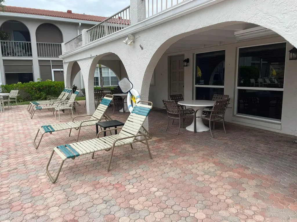 250 NE 20th Street Boca Raton FL 33431