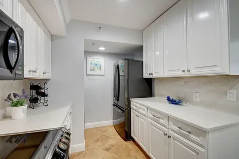 145 Yacht Club Way Hypoluxo FL 33462