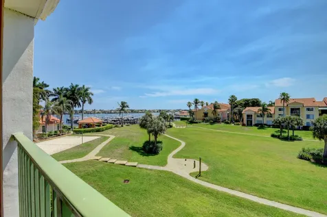 145 Yacht Club Way Hypoluxo FL 33462