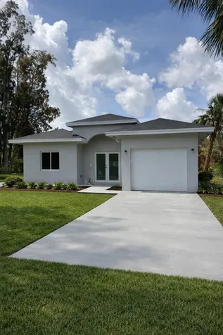 2007 N 49th Street Fort Pierce FL 34947