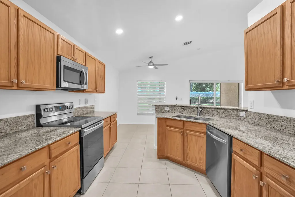 5329 Toscana Trail Boynton Beach FL 33437