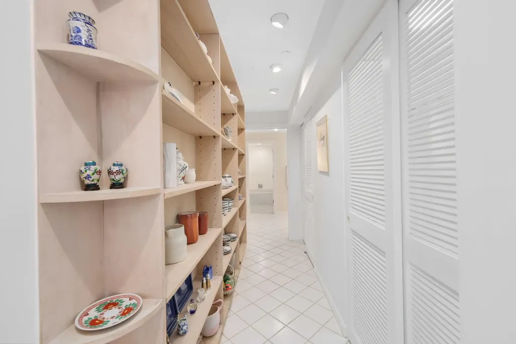 150 Bradley Place Palm Beach FL 33480